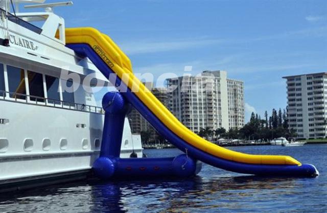el tobogán acuático inflable largo de los 7.7m para el yate, navega el